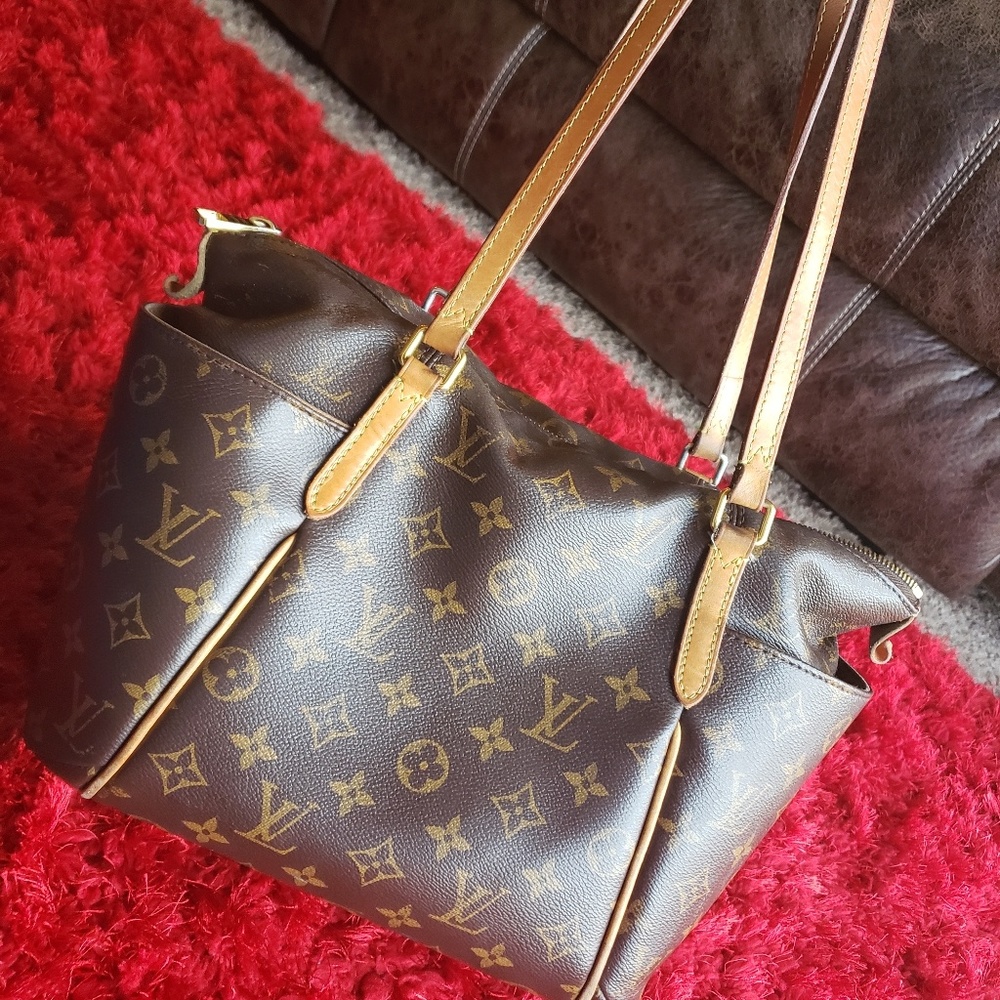 Louis Vuitton Totally PM --Pending local PU